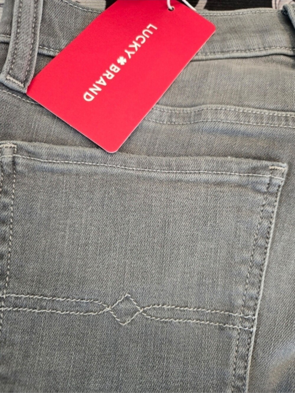 NWT! Lucky Brand Sweet Mid Straight Leg Jeans in Light Gray. Size 4/27 - Picture 7 of 14
